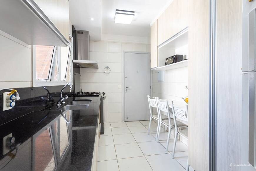 Apartamento com 3 Quartos e 3 banheiros à Venda, 168 m²